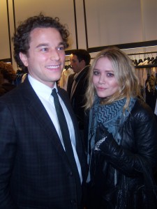 091 Mary Kate Olsen and friend