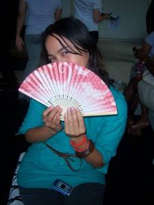 100_9145 Ludmilla & her fan