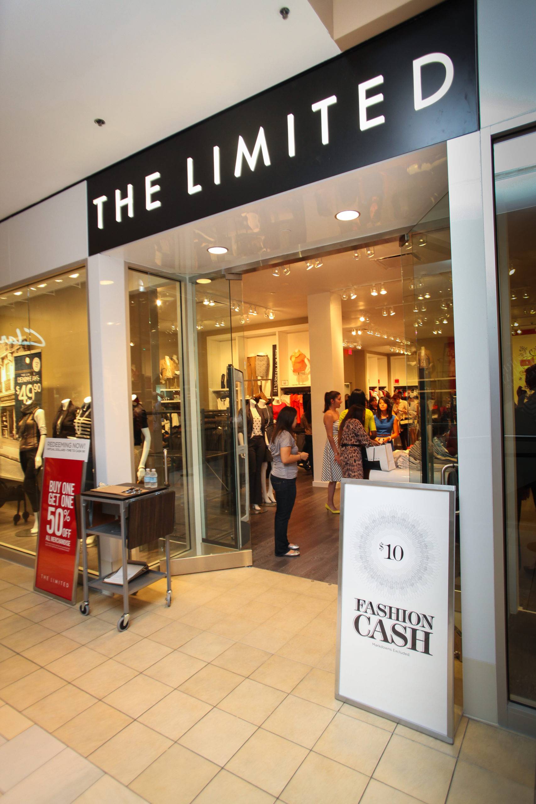 Newport Centre MallGrand Opening Event August 8, 2013 That Girl At